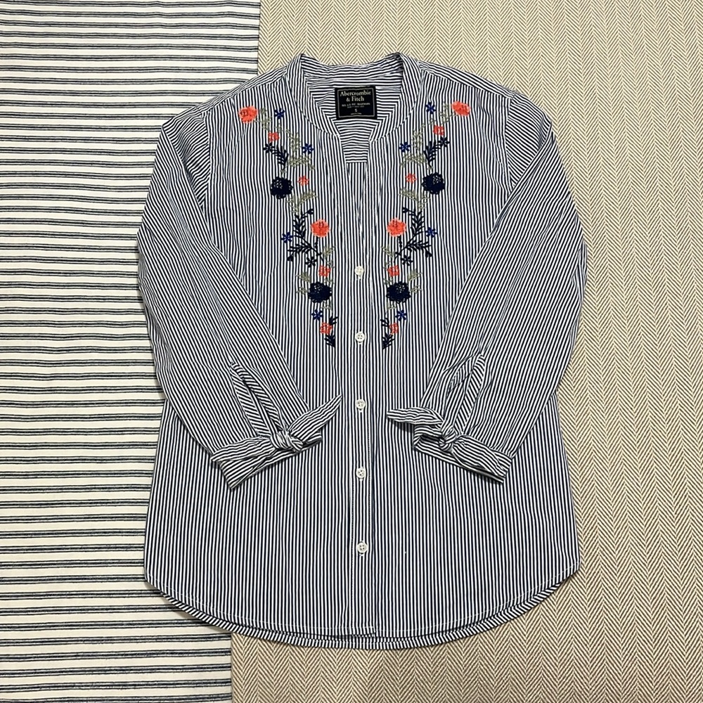 Abercrombie & Fitch Striped Embroidered Floral Top Blouse Button Up Shirt Small